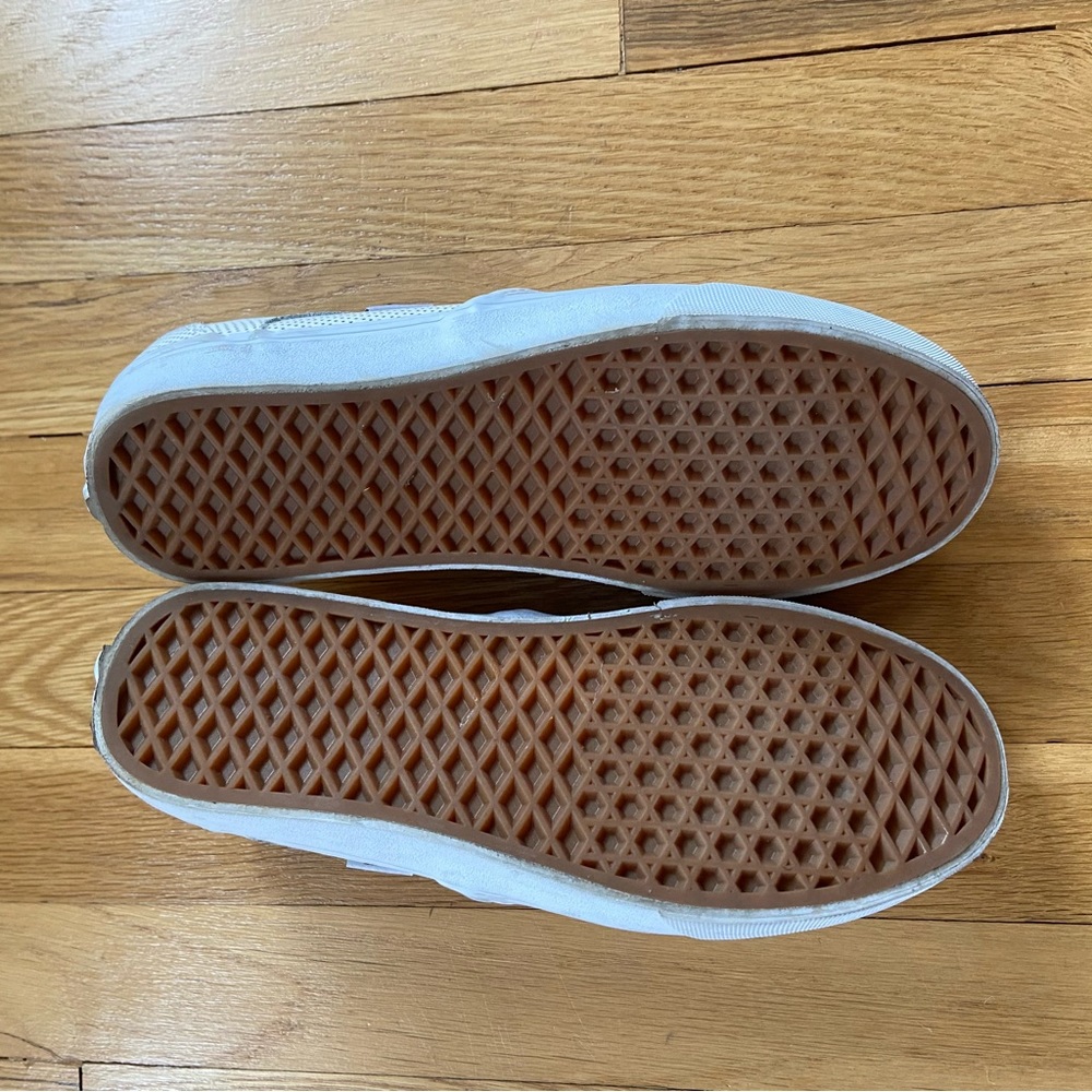 {Vans} White Asher Slip-On Sneaker - size 9 - Picture 5 of 5